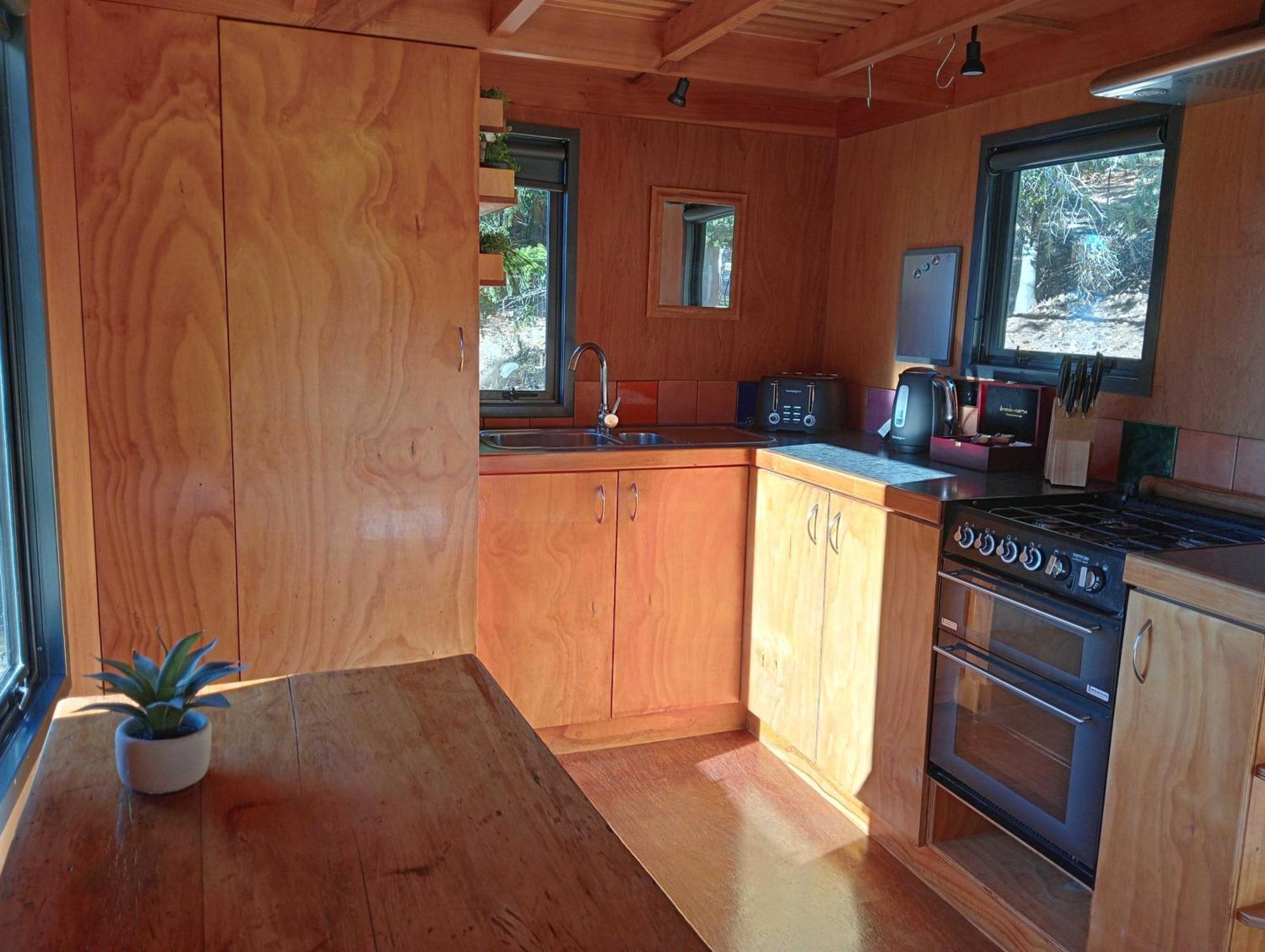 The Camp - Lago Hawea Exterior foto